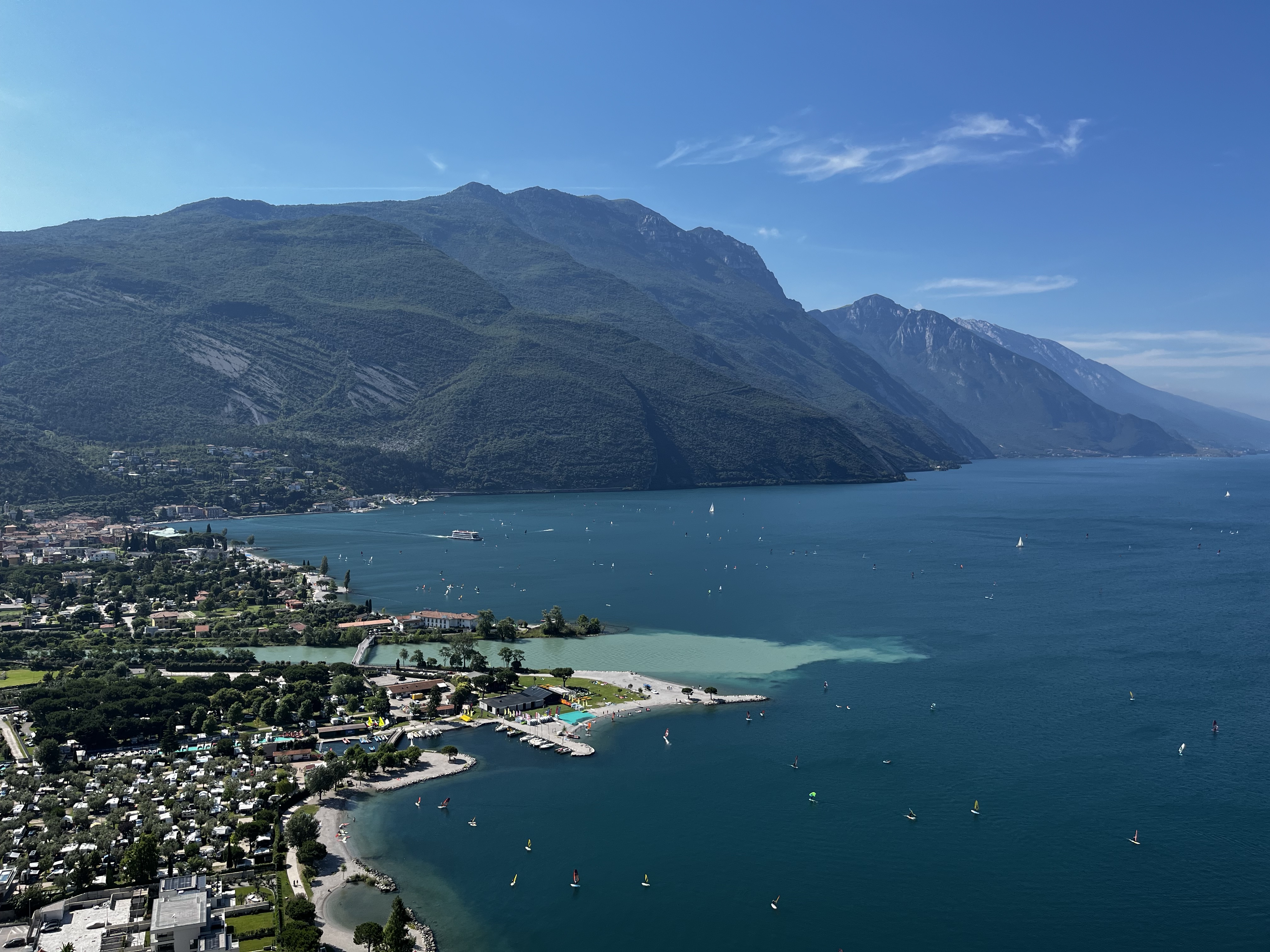 Camping Maroadi links unten im Bild.